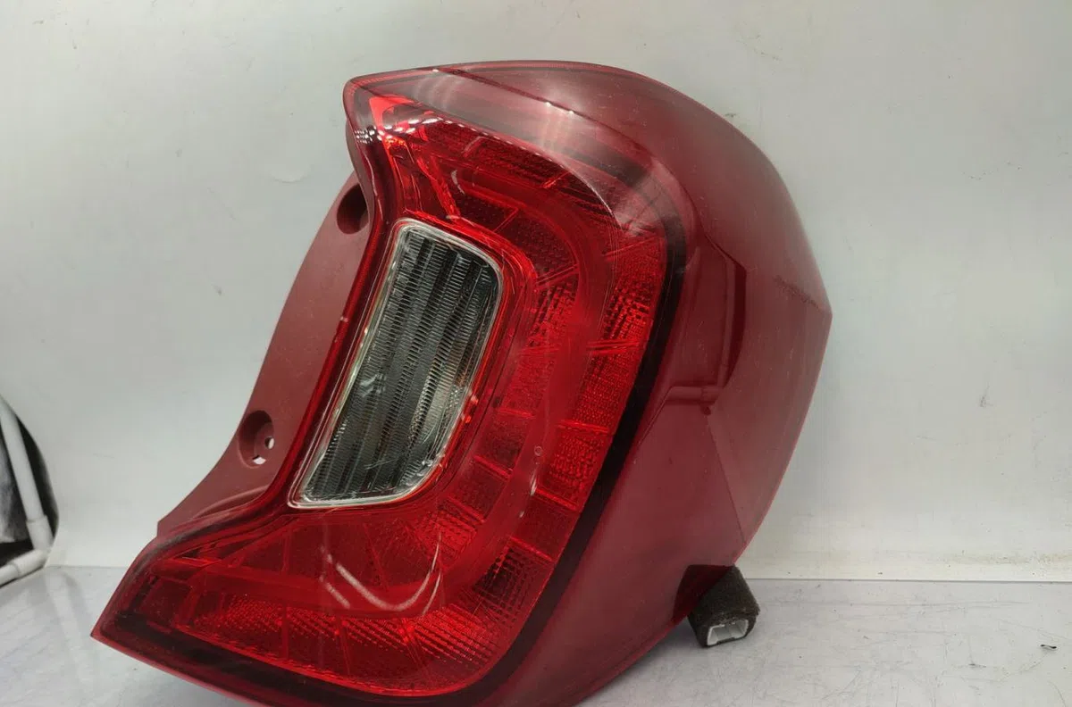 Feu arrière droit KIA PICANTO 3 PHASE 1 occasion