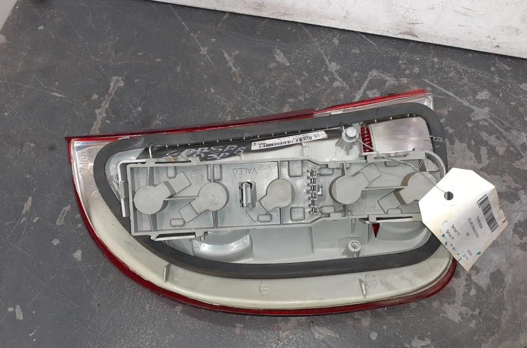 Feu arrière droit OPEL CORSA B PHASE 2 occasion