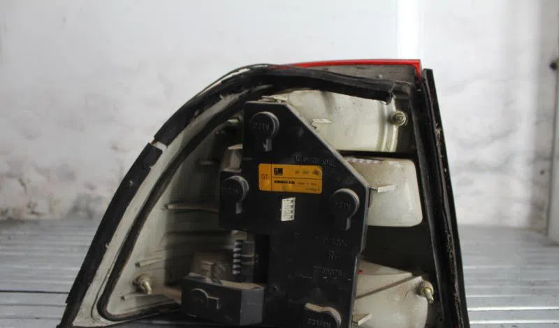 Feu arrière droit OPEL VECTRA B PHASE 1 occasion