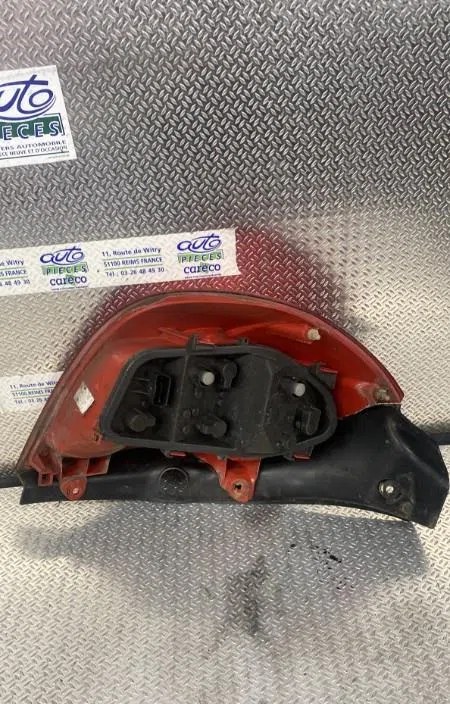 Feu arrière droit RENAULT CLIO 3  CLIO 3 PHASE 1 occasion