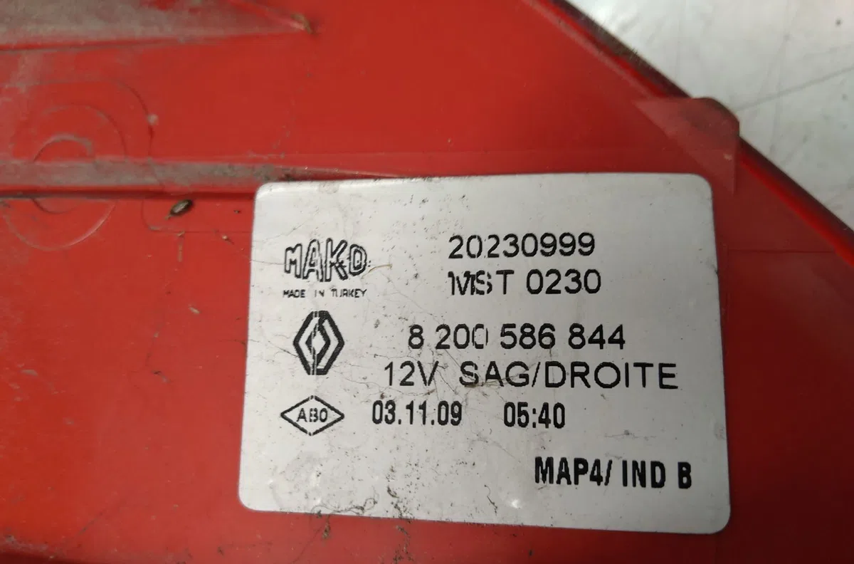 Feu arrière droit RENAULT CLIO III occasion