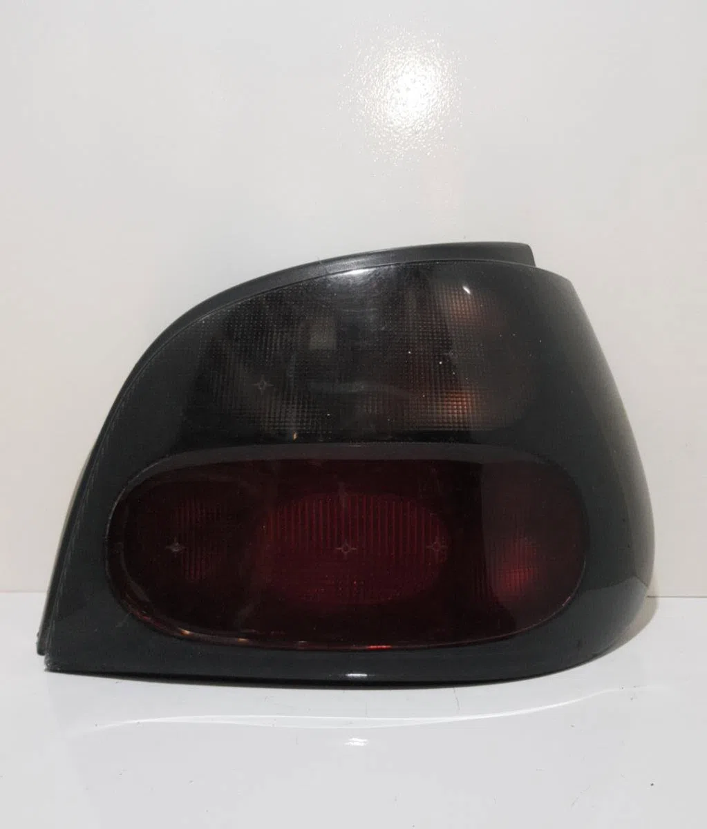 Feu arrière droit RENAULT MEGANE 1 PHASE 1 occasion