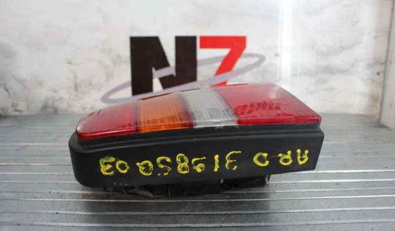 Feu arrière droit VOLKSWAGEN GOLF 3 BREAK occasion
