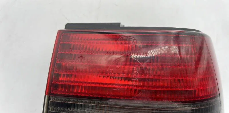 Feu arrière droit VOLKSWAGEN PASSAT 3 PHASE 2 occasion