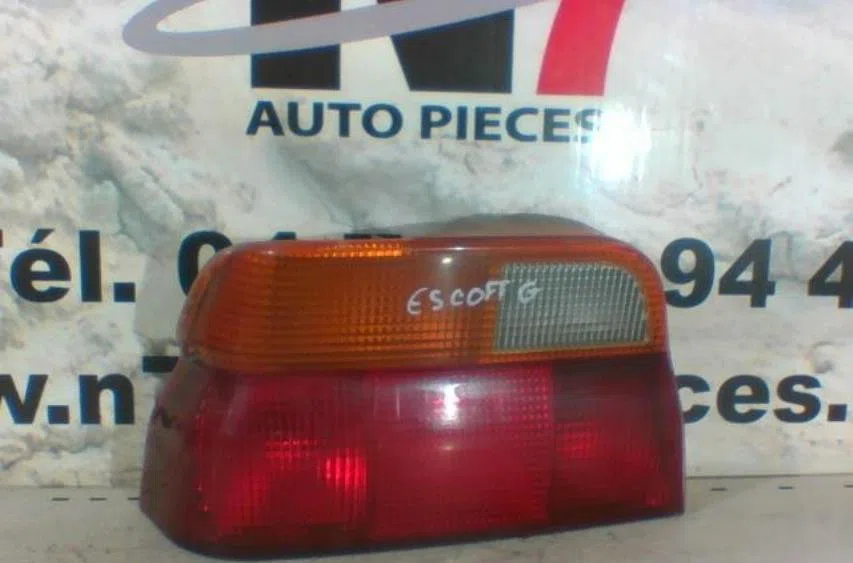 Feu arrière gauche FORD ESCORT 6 occasion