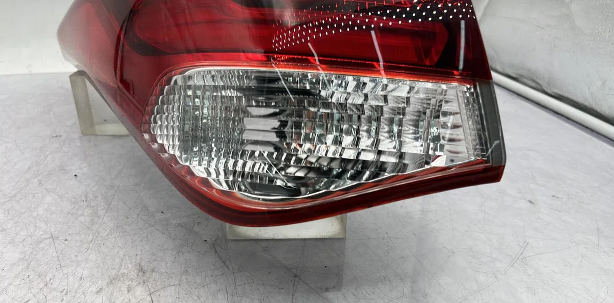 Feu arrière gauche HYUNDAI I 40 PHASE 2 occasion