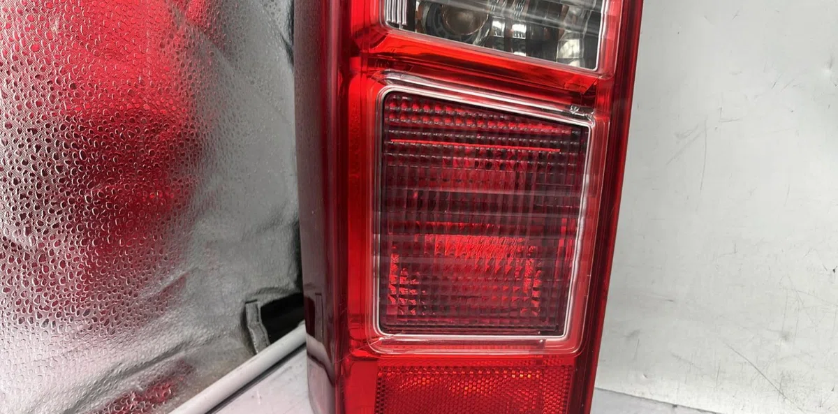 Feu arrière gauche ISUZU D-MAX 2 PHASE 1 occasion