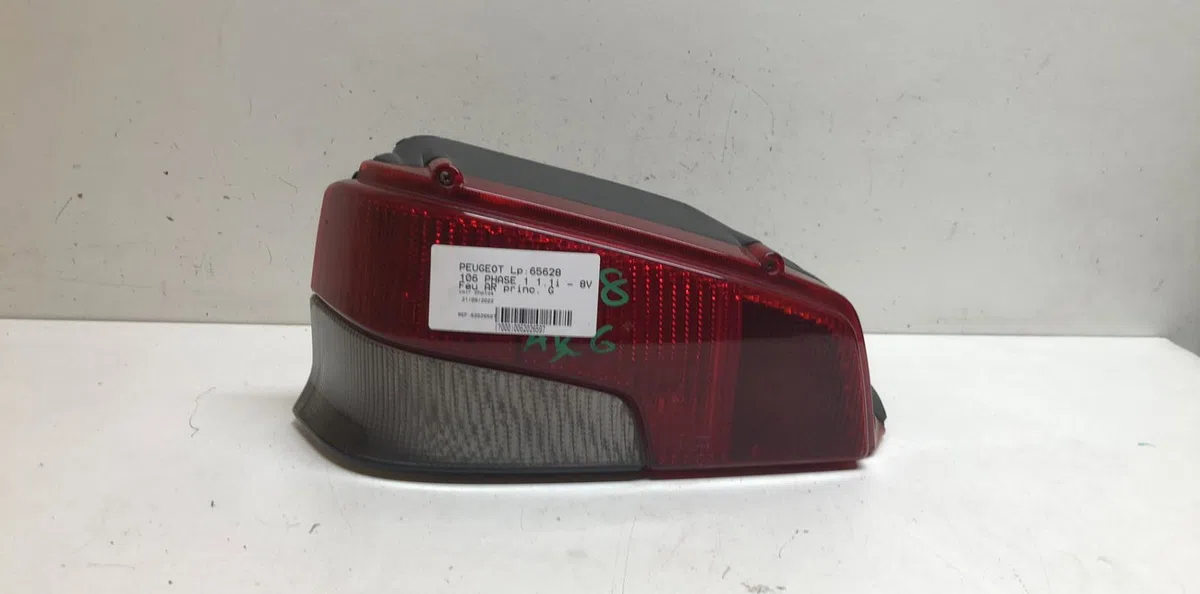 Feu arrière gauche PEUGEOT 106 PHASE 1 occasion