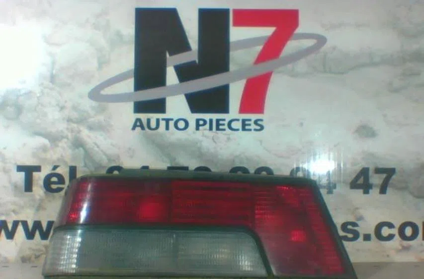 Feu arrière gauche PEUGEOT 405 PHASE 1 BREAK occasion