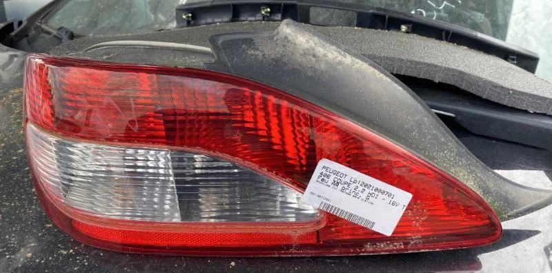 Feu arrière gauche PEUGEOT 406 COUPE occasion