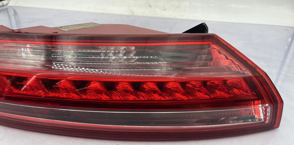 Feu arrière gauche RENAULT LAGUNA 3 PHASE 1 COUPE occasion
