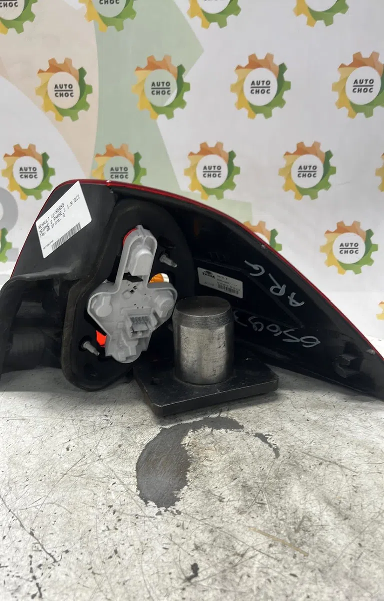 Feu arrière gauche RENAULT MEGANE 2 PHASE 1 occasion