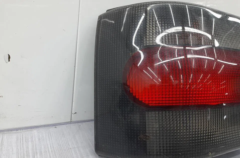 Feu arrière gauche RENAULT R19 PHASE 2 occasion