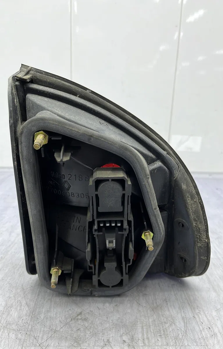 Feu arrière gauche RENAULT SAFRANE PHASE 1 occasion