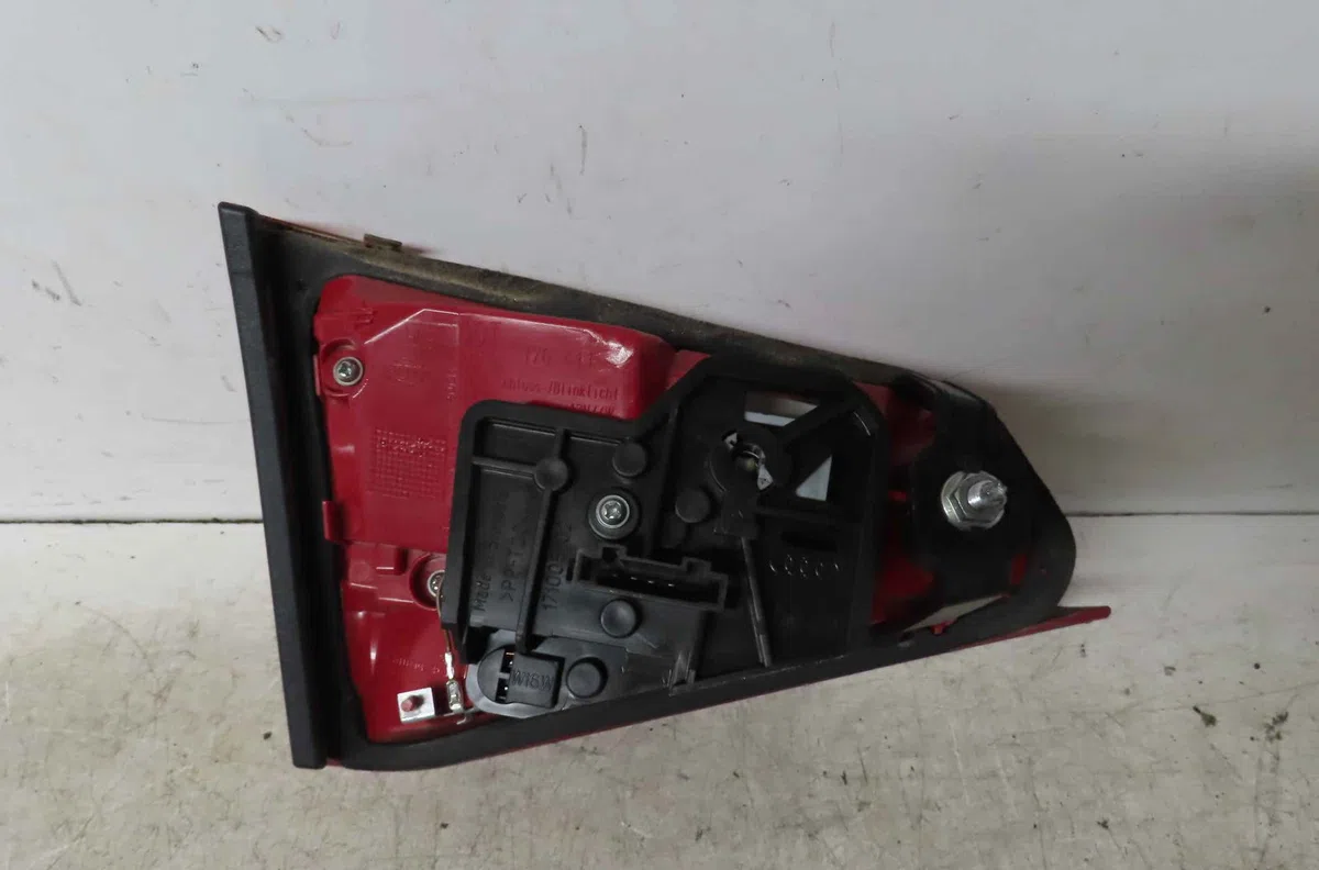 Feu arrière intérieur droit AUDI A4 III occasion