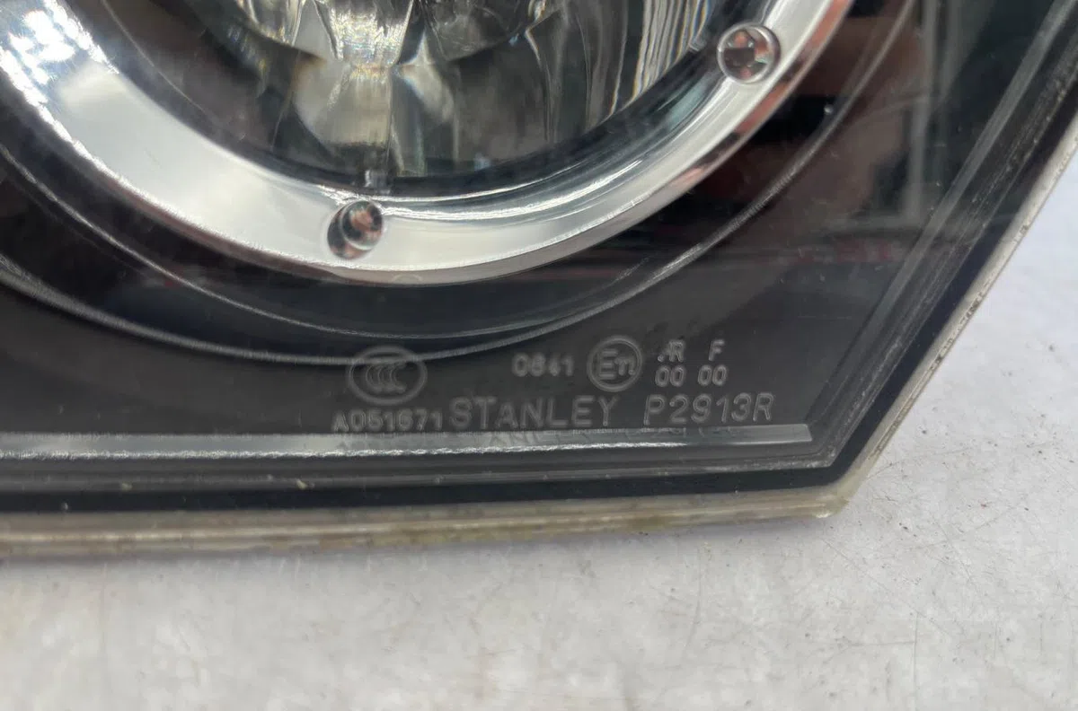 Feu arrière intérieur droit MAZDA 3 1 PHASE 2 occasion