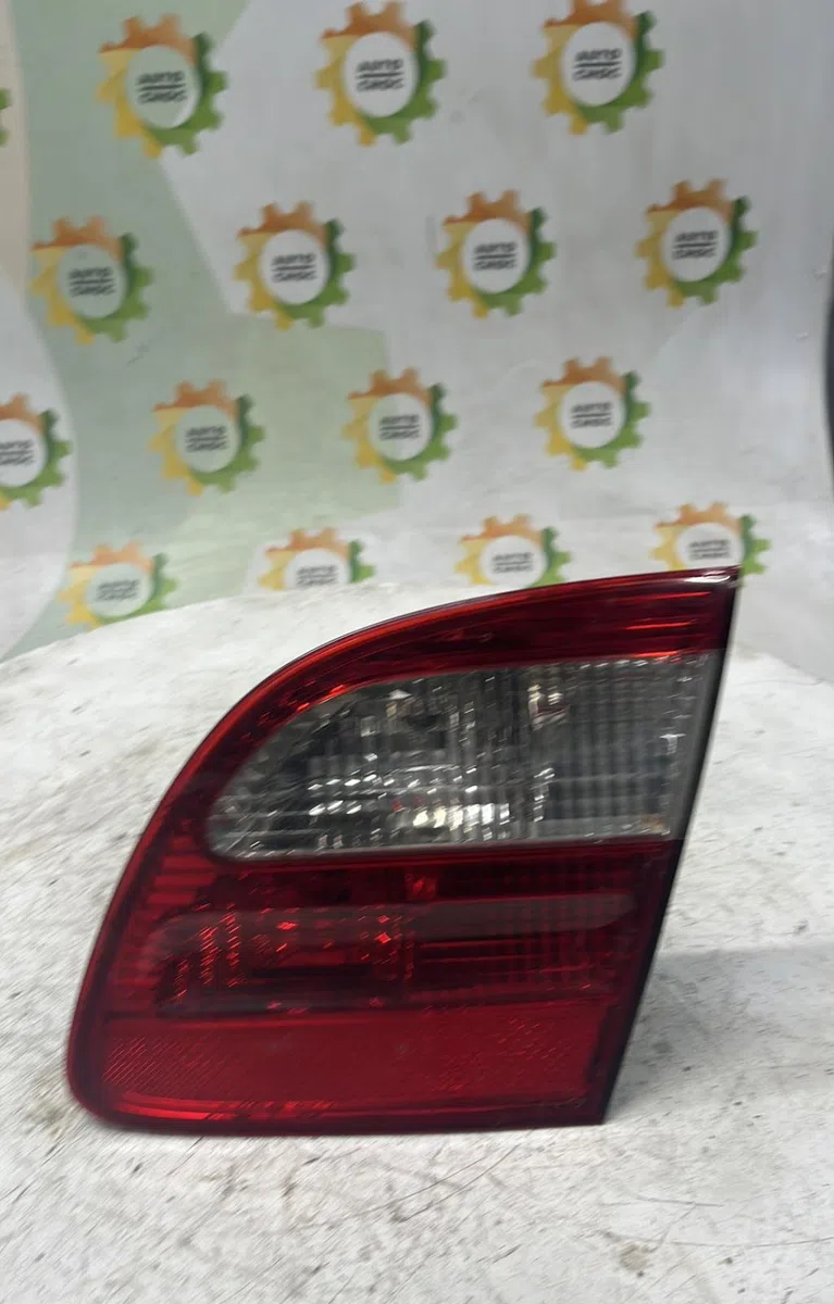 Feu arrière intérieur droit MERCEDES CLASSE E 211 PHASE 1 BREAK occasion