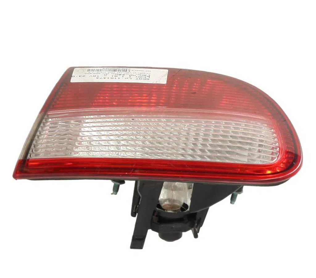 Feu arrière intérieur droit Seat LEON (1M1) 1.6 16 v (2000-2006) occasion