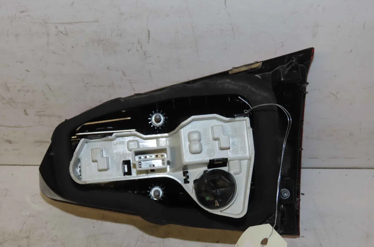 Feu arrière intérieur droit VOLKSWAGEN GOLF VII occasion