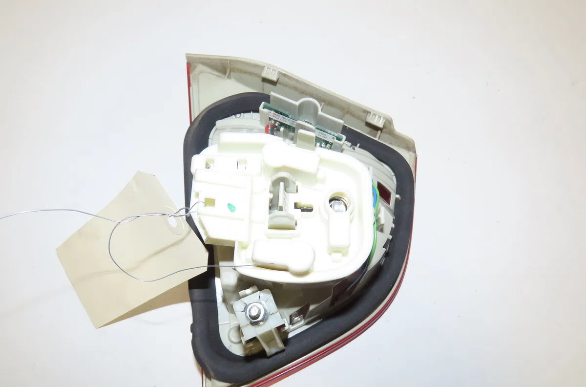 Feu arrière interieur gauche Bmw 3 (E90) 320 d (2004-2011) occasion