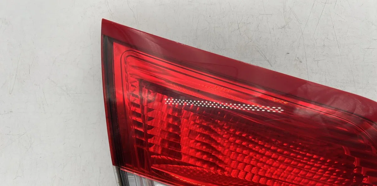 Feu arrière interieur gauche CITROEN C4 2 PHASE 1 occasion