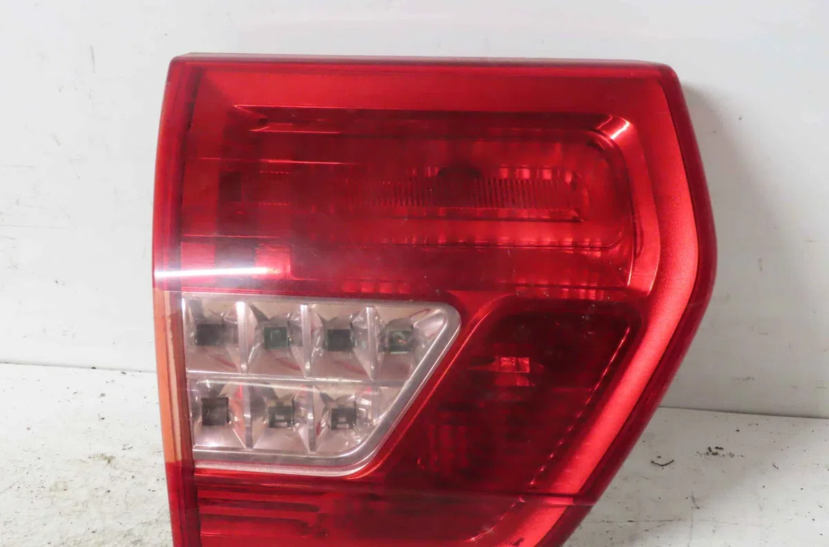 Feu arrière interieur gauche CITROEN C5 II occasion