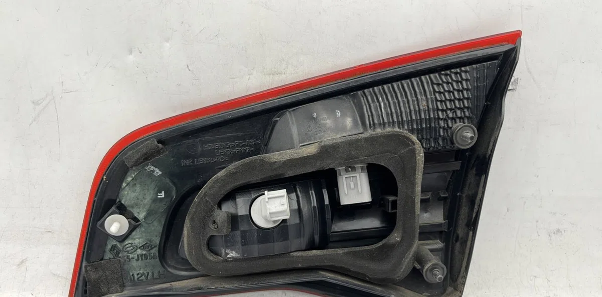 Feu arrière interieur gauche RENAULT KOLEOS 1 PHASE 1 occasion