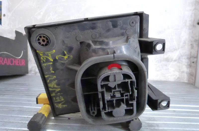 Feu arrière interieur gauche RENAULT R21 PHASE 1 BREAK occasion