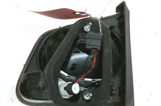 Feu arrière interieur gauche VOLKSWAGEN TIGUAN occasion