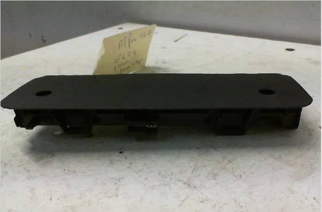 Feux stop supplementaire ALFA ROMEO 147 Phase 1 09-2000--09-2004 occasion