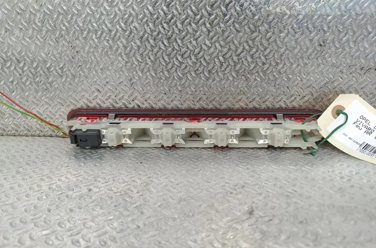 Feux stop supplementaire OPEL VIVARO 3  VIVARO 3 PHASE 1 occasion