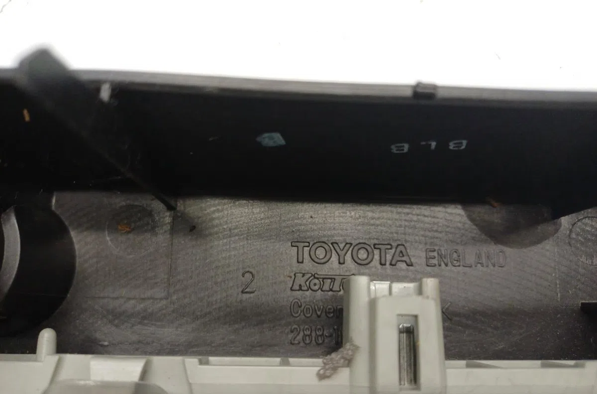 Feux stop supplementaire TOYOTA YARIS 2 PHASE 1 occasion