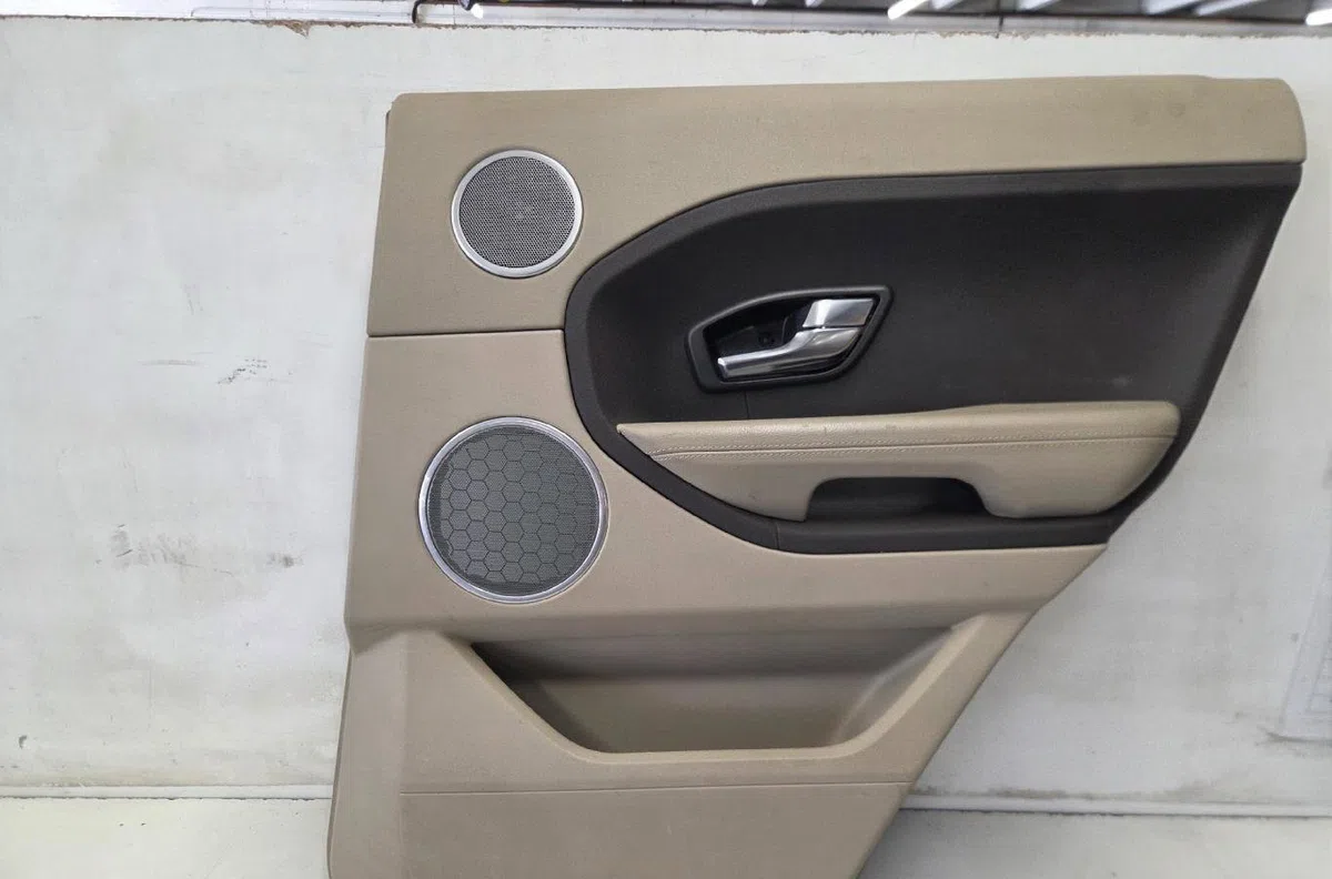 Garniture porte ard LAND ROVER RANGE ROVER 1 EVOQUE PHASE 1 occasion
