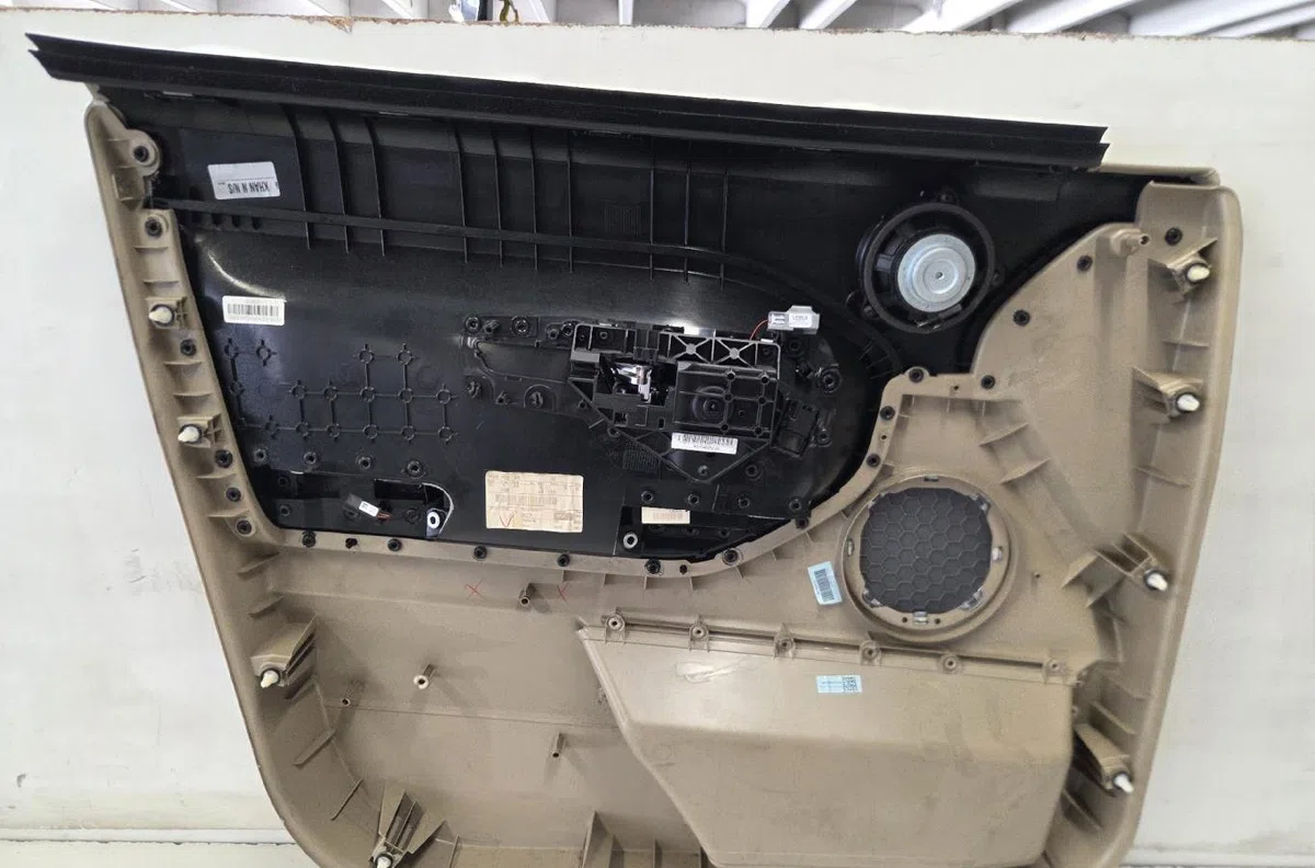 Garniture porte avd LAND ROVER RANGE ROVER 1 EVOQUE PHASE 1 occasion