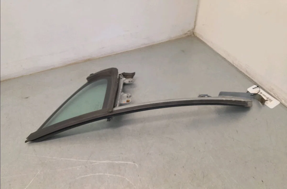 Glace av custode d Peugeot 207 CC (WD_) 1.6 hdi (2007-2015) occasion