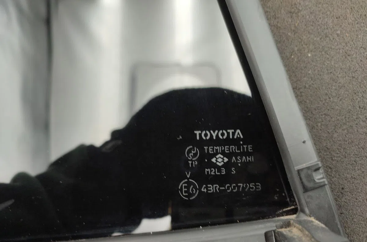 Glace fixe porte ar d TOYOTA RAV4 3 PHASE 1 occasion