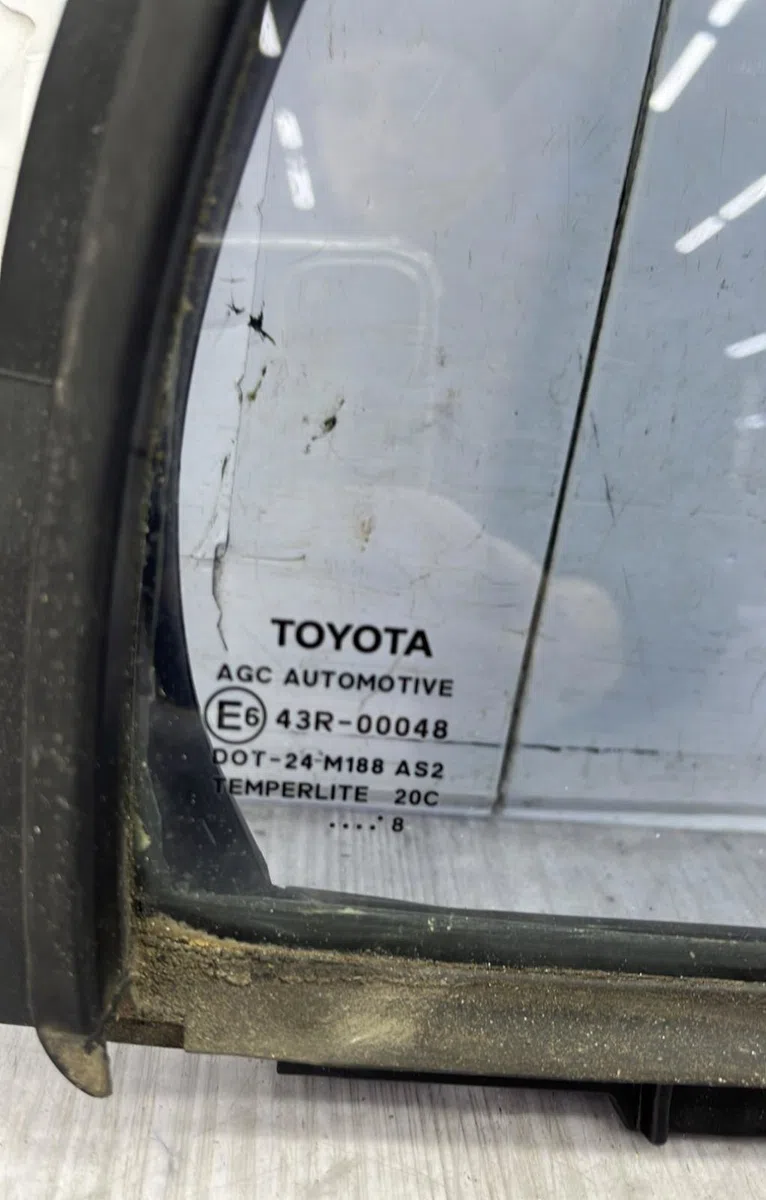 Glace fixe porte ar d TOYOTA YARIS 2 PHASE 1 occasion
