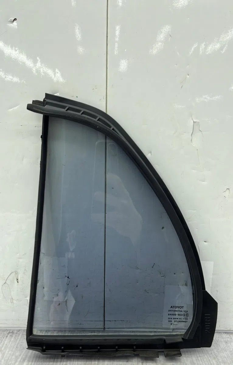 Glace fixe porte ar d TOYOTA YARIS 2 PHASE 1 occasion