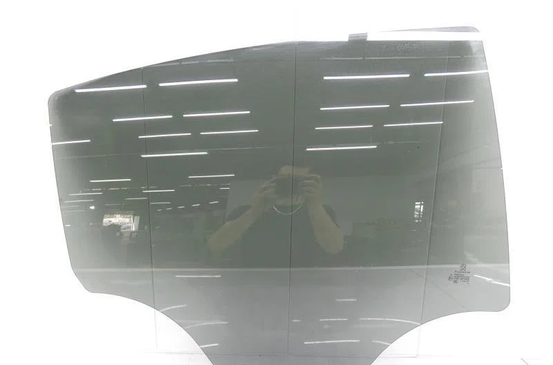 Glace porte ar d PEUGEOT 208 1 PHASE 1 occasion