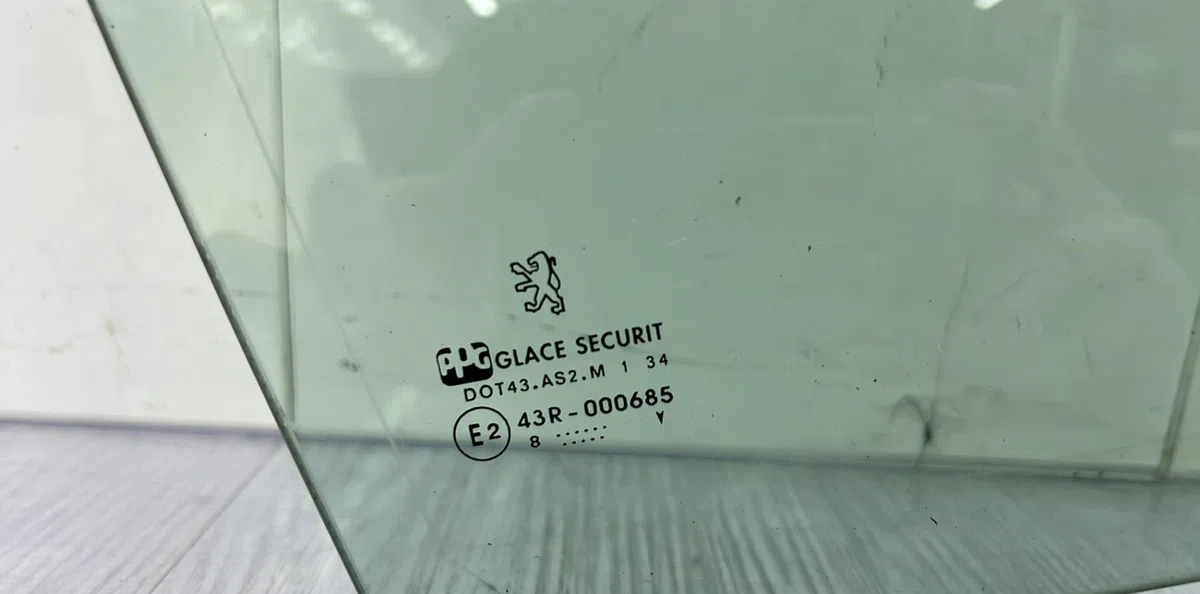 Glace porte ar d PEUGEOT 406 PHASE 1 occasion