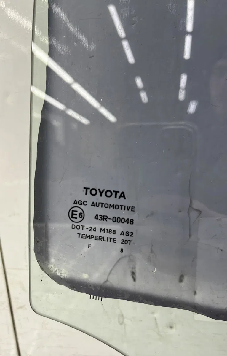 Glace porte ar d TOYOTA YARIS 2 PHASE 1 occasion