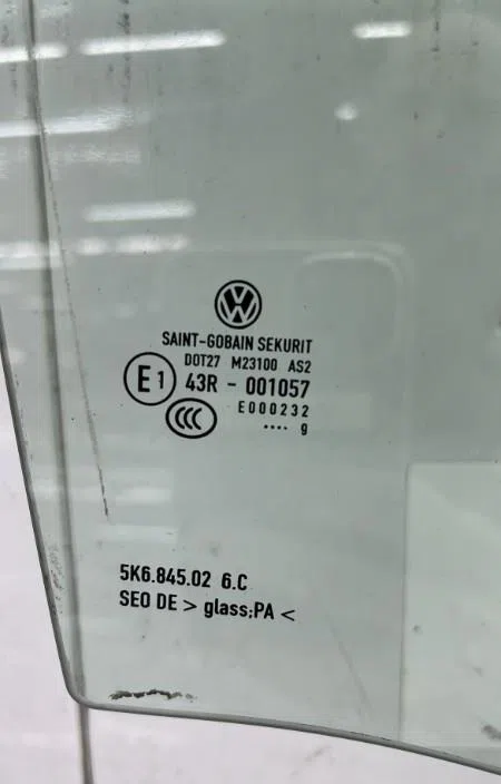 Glace porte ar d VOLKSWAGEN GOLF 6 occasion