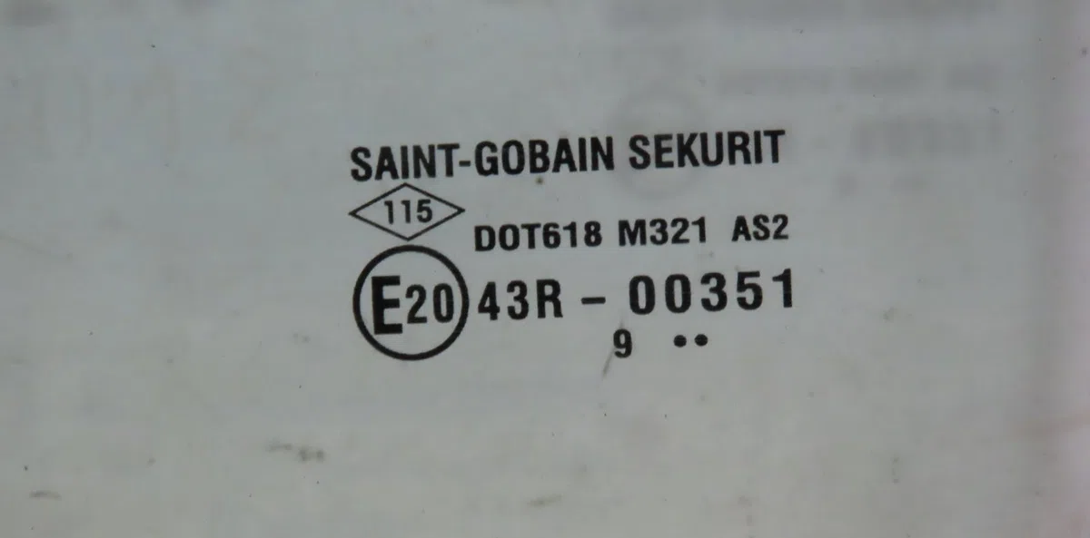 Glace porte ar g Dacia SANDERO 1.4 mpi lpg (2009) occasion