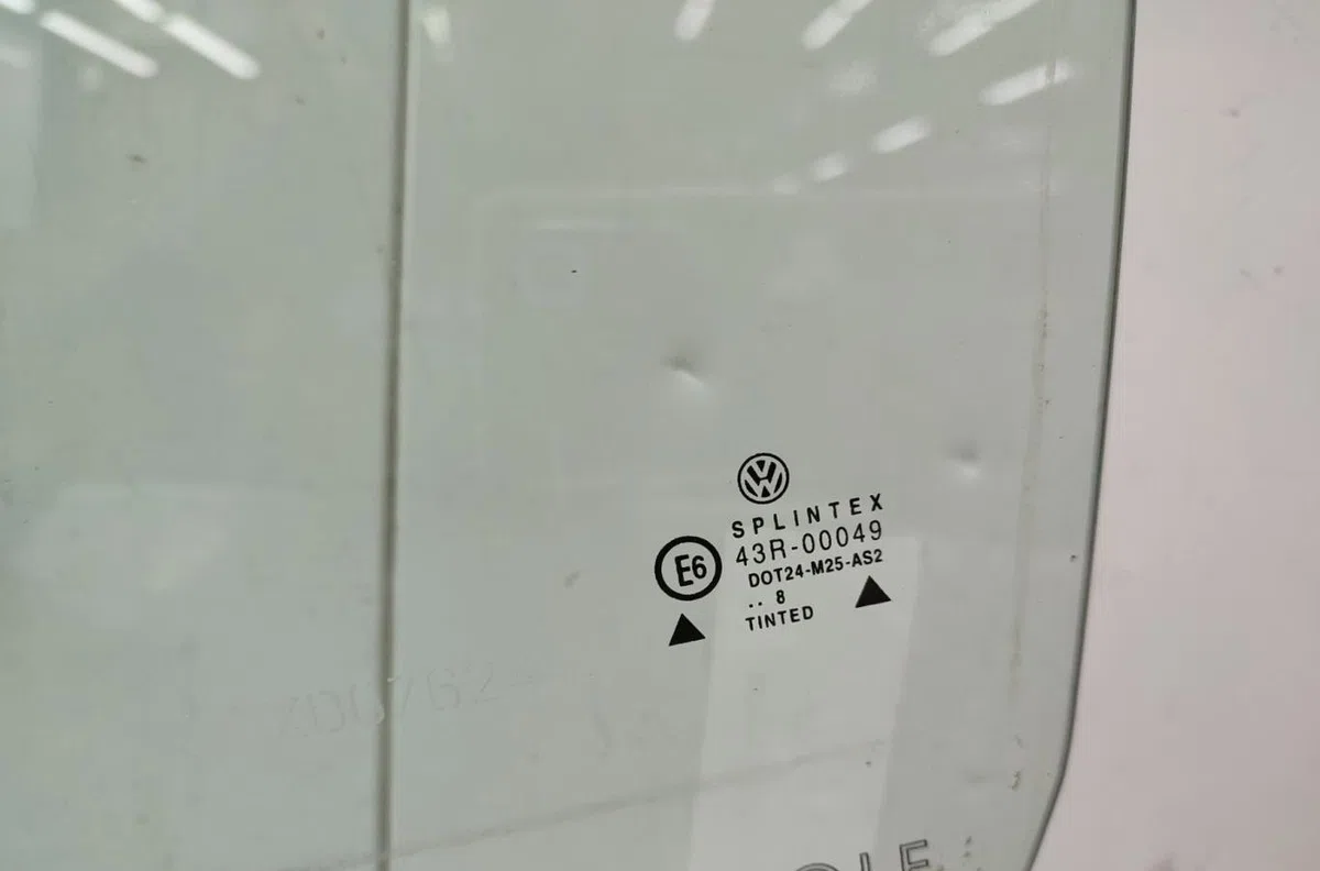 Glace porte ar g VOLKSWAGEN GOLF 4 occasion