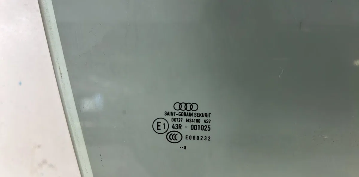 Glace porte av d AUDI A3 2 SPORTBACK PHASE 2 occasion