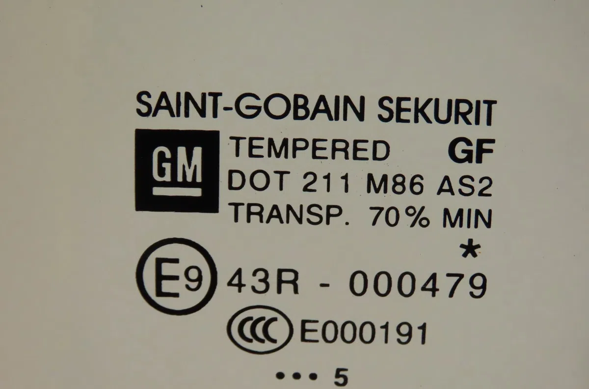 Glace porte av d Opel CORSA E (X15) 1.3 cdti (08, 68) (2014) occasion