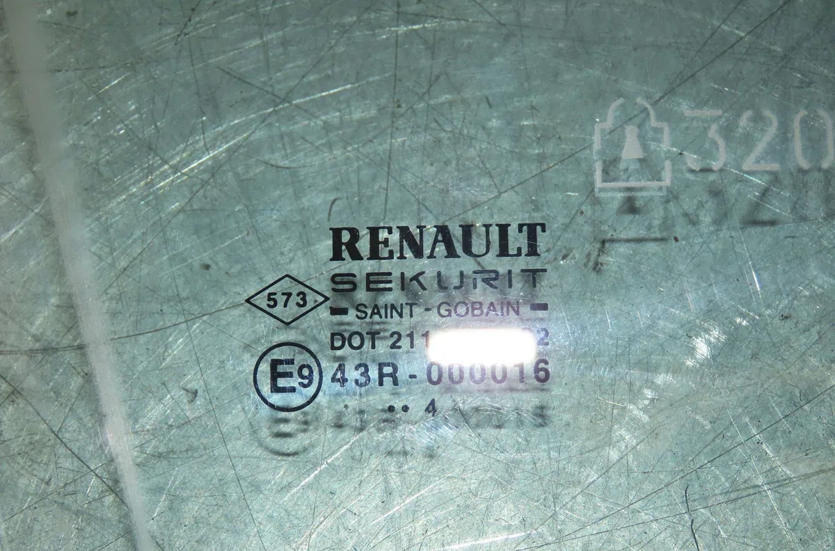 Glace porte av d RENAULT CLIO II occasion