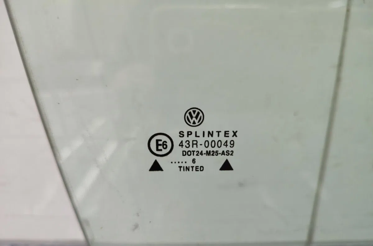 Glace porte av d VOLKSWAGEN GOLF 3 occasion