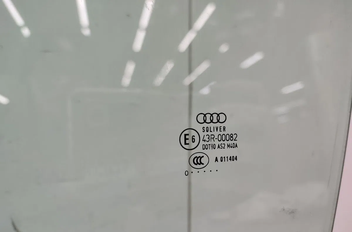 Glace porte av g AUDI A1 1 PHASE 1 occasion