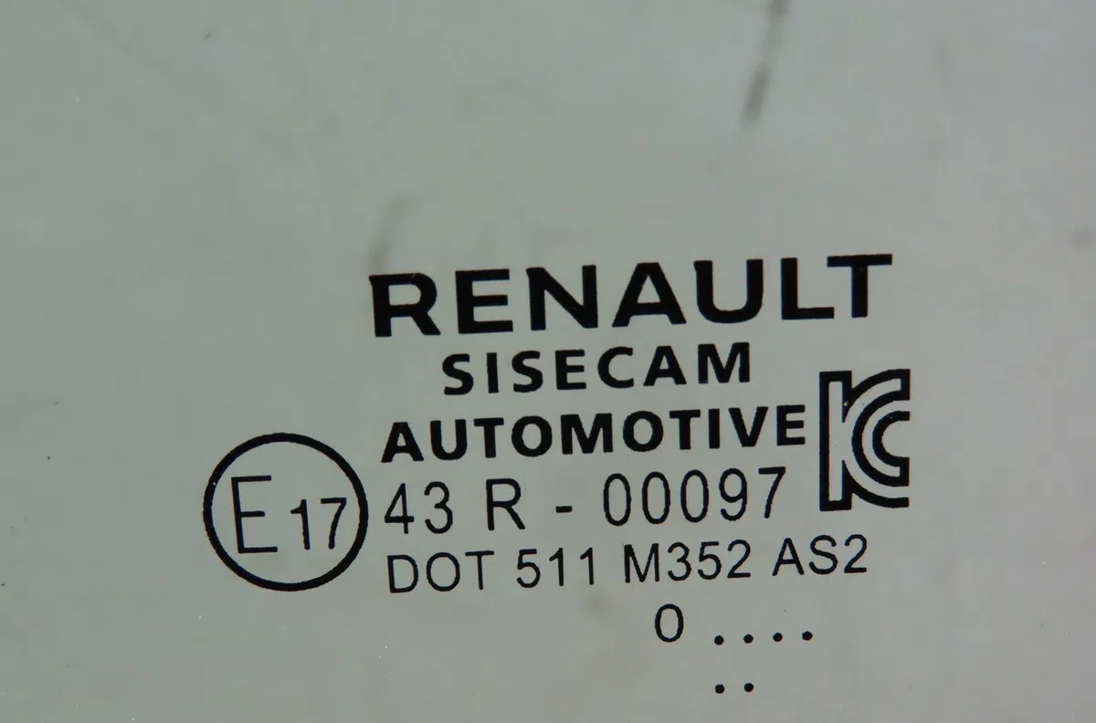 Glace porte av g Renault CLIO V (B7_) 1.6 e-tech 140 (b7mu) (2020) occasion